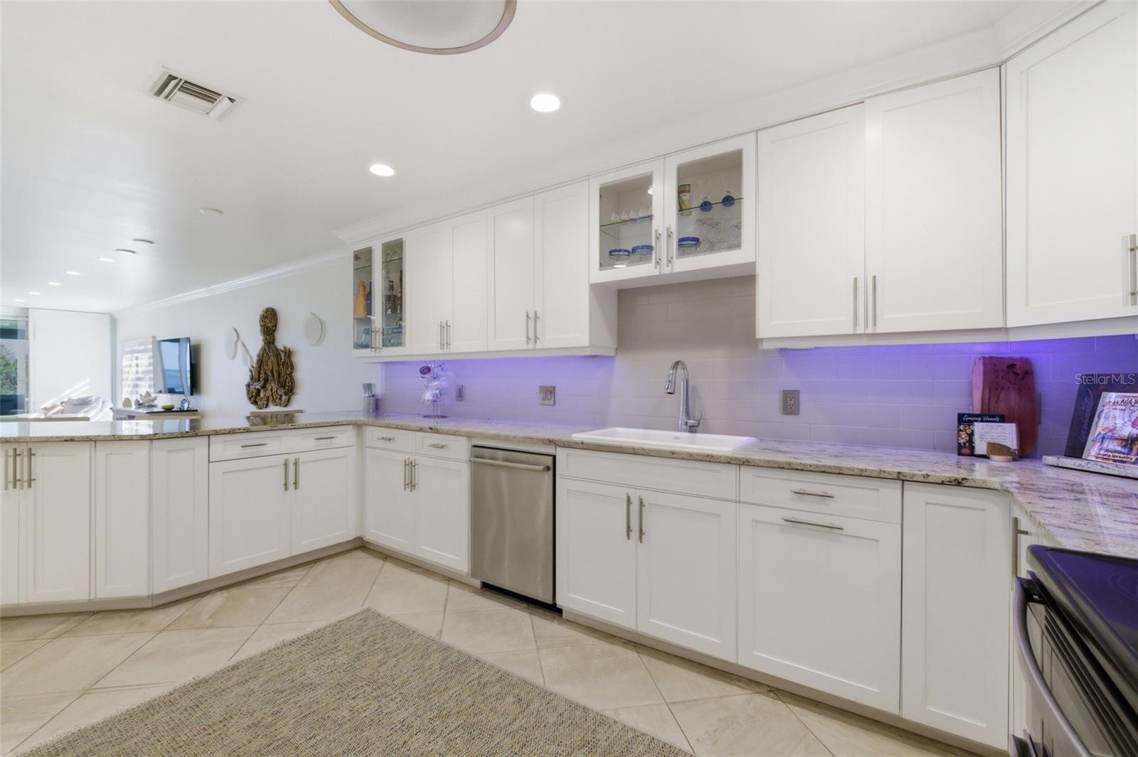 Image 26 of 53 For 3270 Southshore Drive 72a