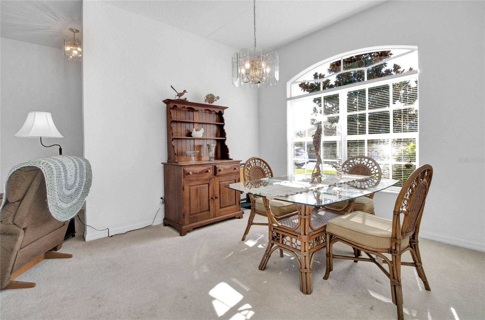 Image 4 of 37 For 24679 Buckingham Way