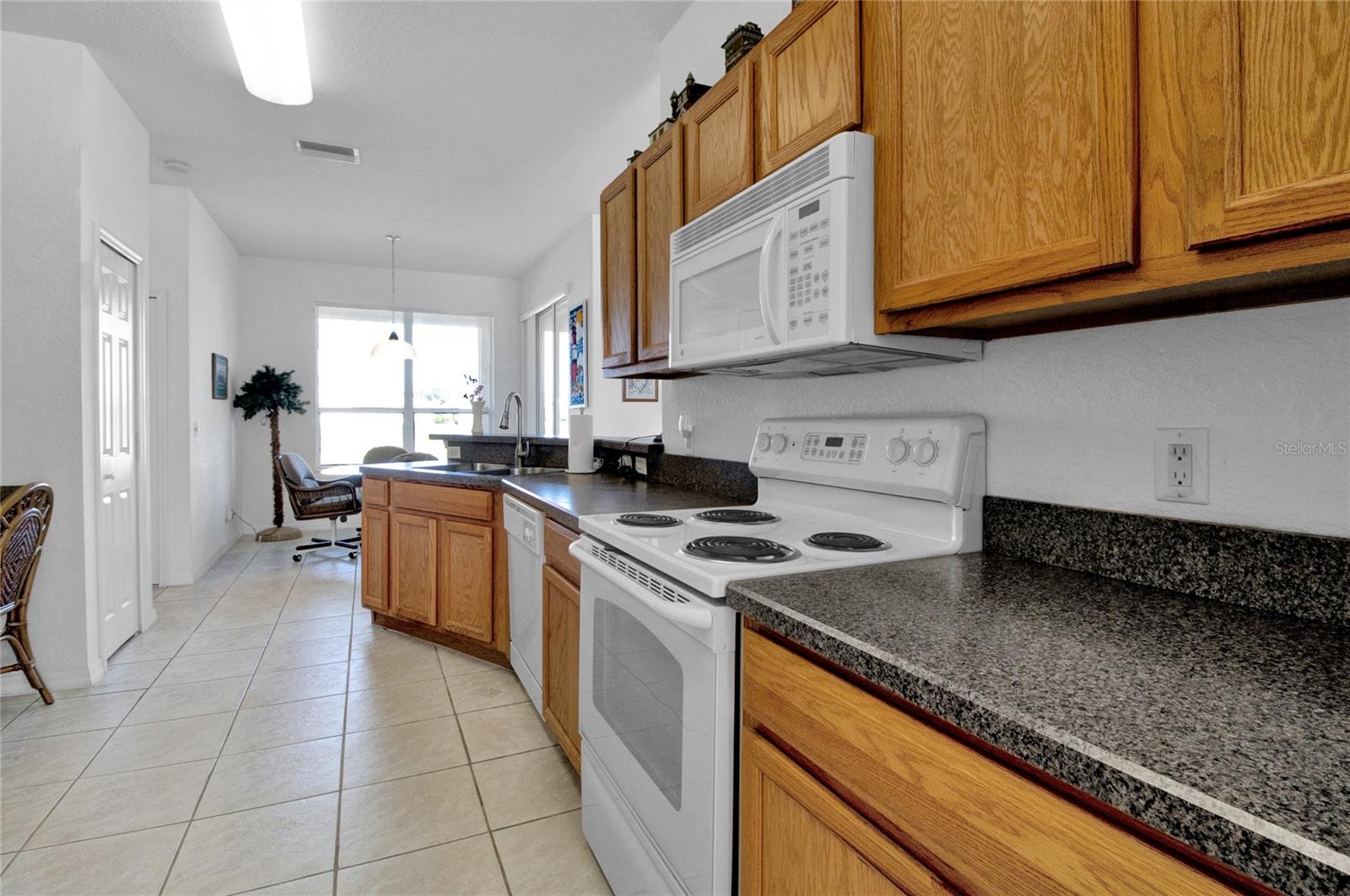 Image 6 of 37 For 24679 Buckingham Way