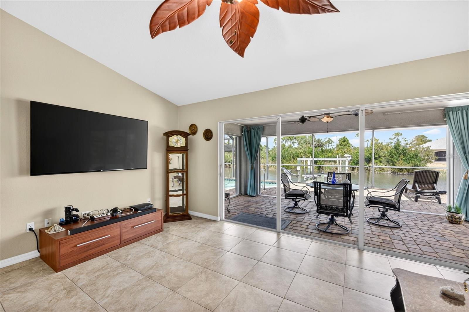 Image 15 of 90 For 15144 Hennipen Circle