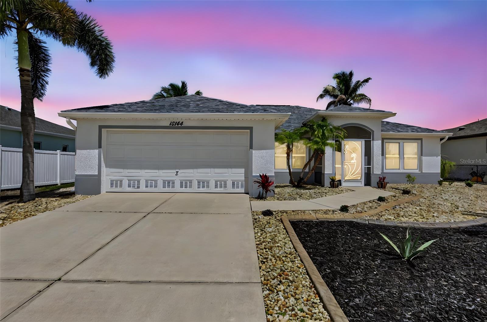 Image 2 of 90 For 15144 Hennipen Circle