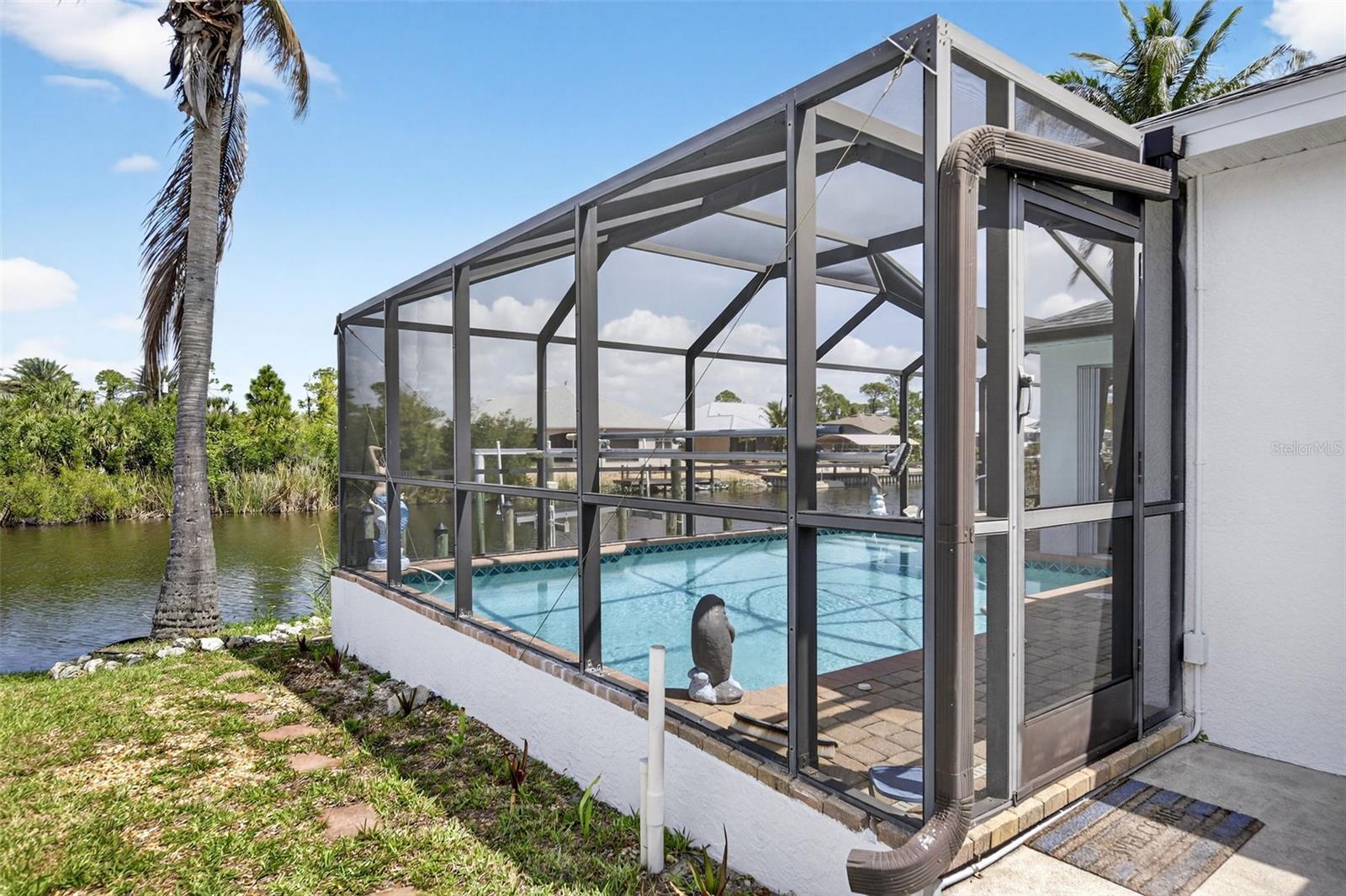 Image 42 of 90 For 15144 Hennipen Circle