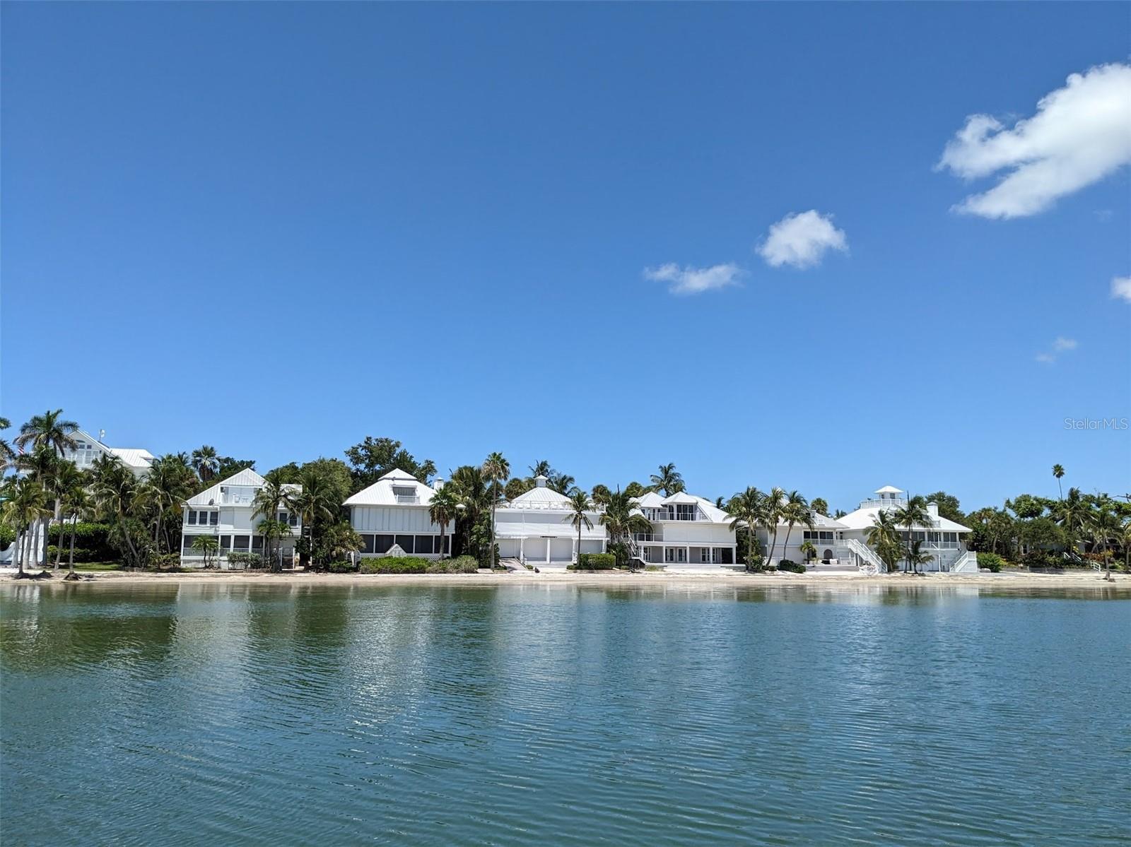 Image 75 of 90 For 15144 Hennipen Circle