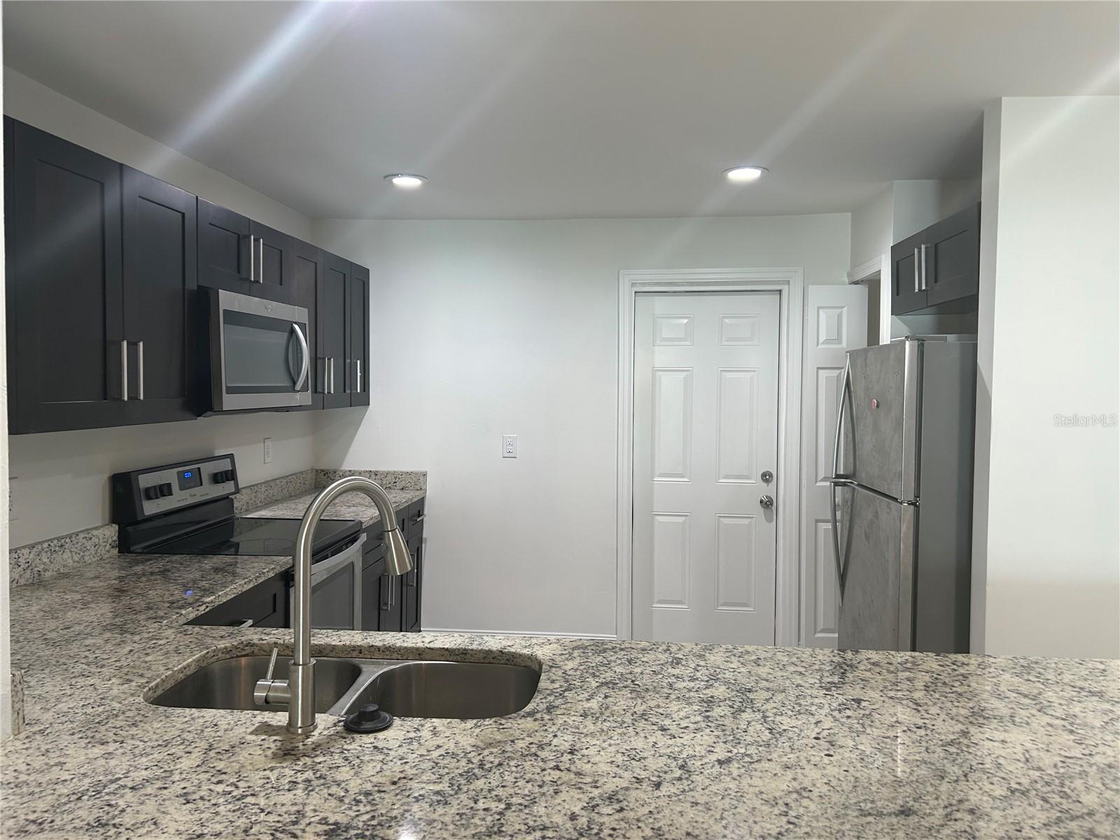 Image 6 of 13 For 8501 Agate Street