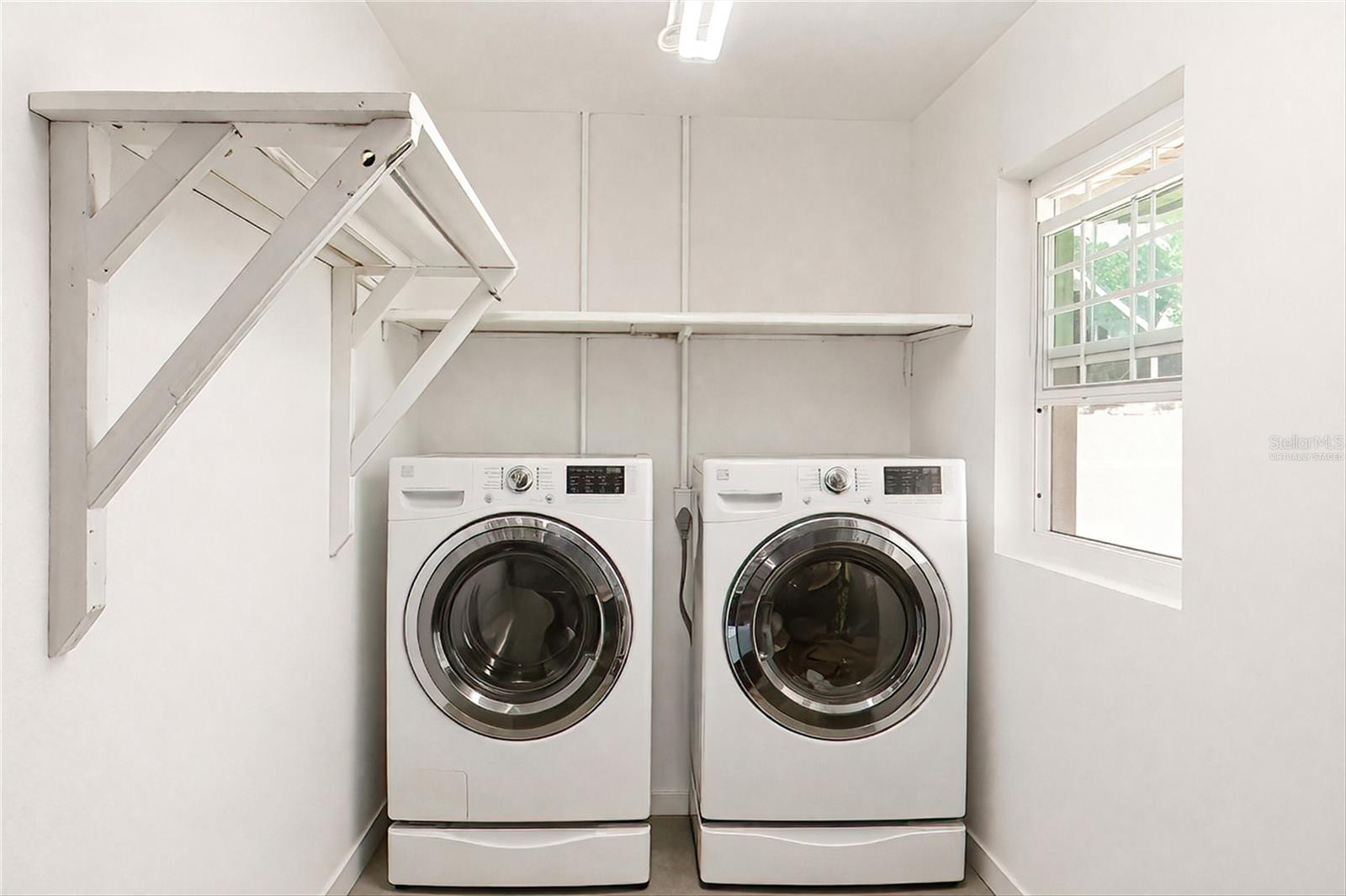 Image 29 of 35 For 361 Wherley Avenue Se