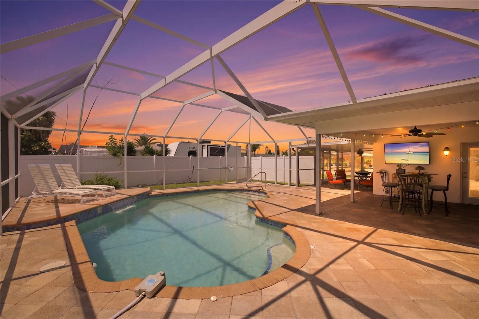 Image 3 of 35 For 361 Wherley Avenue Se