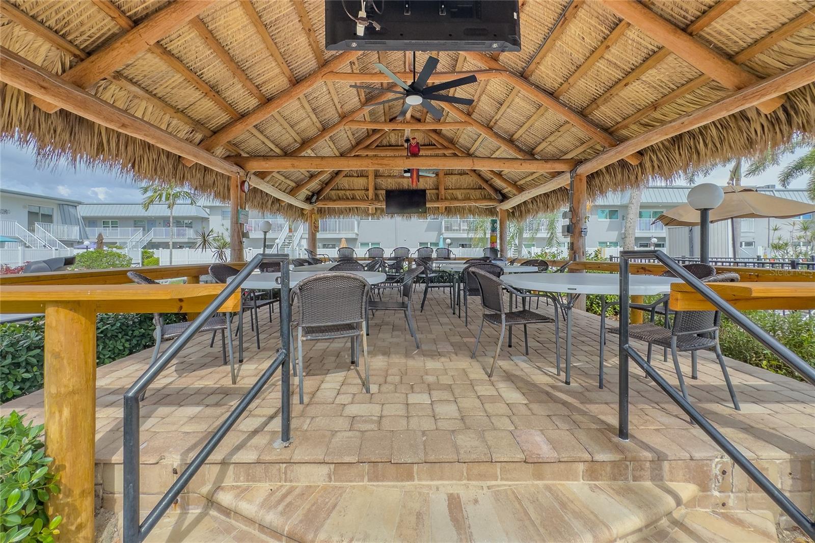 Image 17 of 33 For 6777 Winkler Road A236