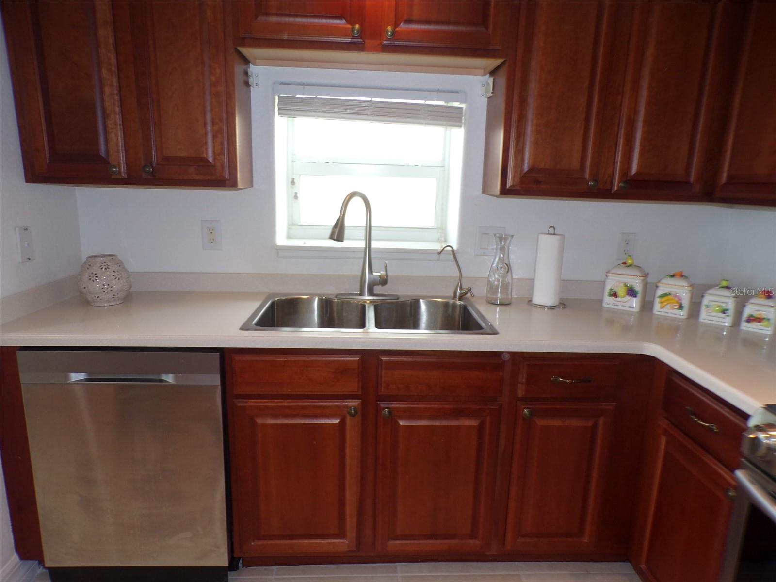 Image 12 of 75 For 101 Marion Court 114