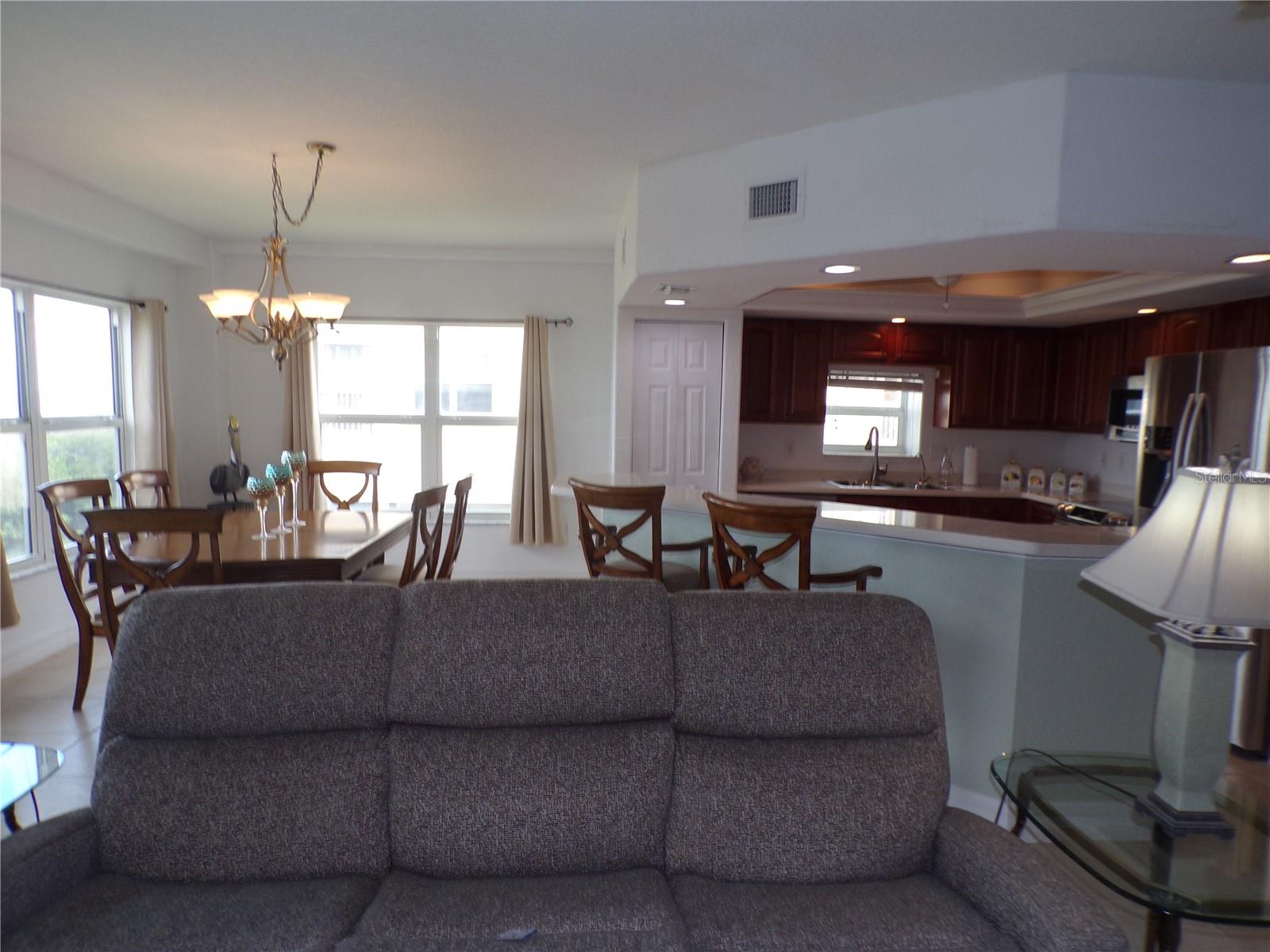 Image 18 of 75 For 101 Marion Court 114