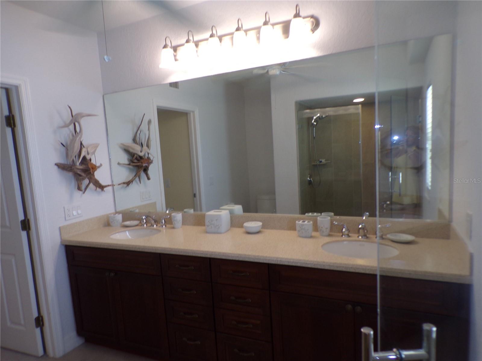 Image 25 of 75 For 101 Marion Court 114