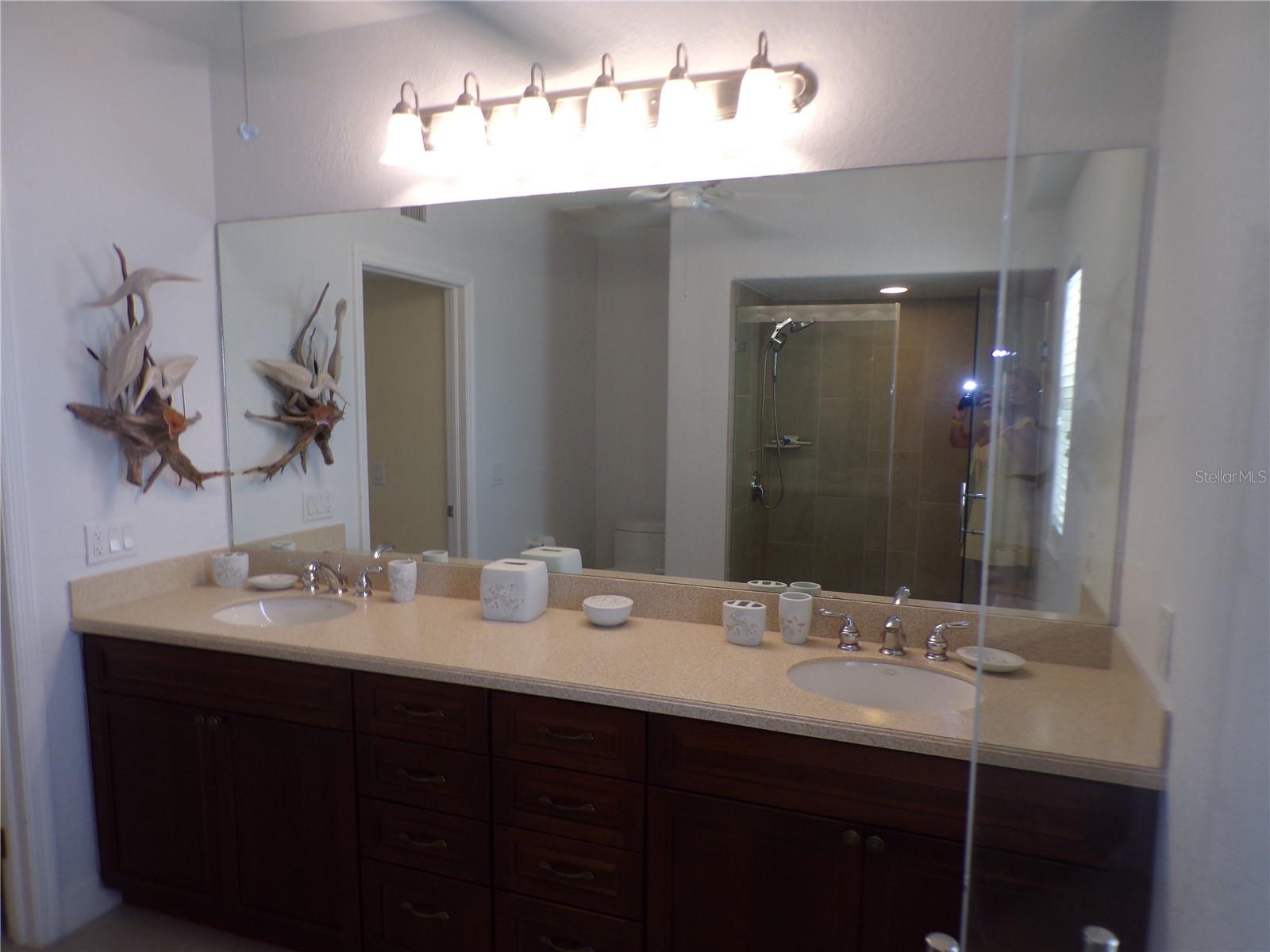 Image 27 of 75 For 101 Marion Court 114