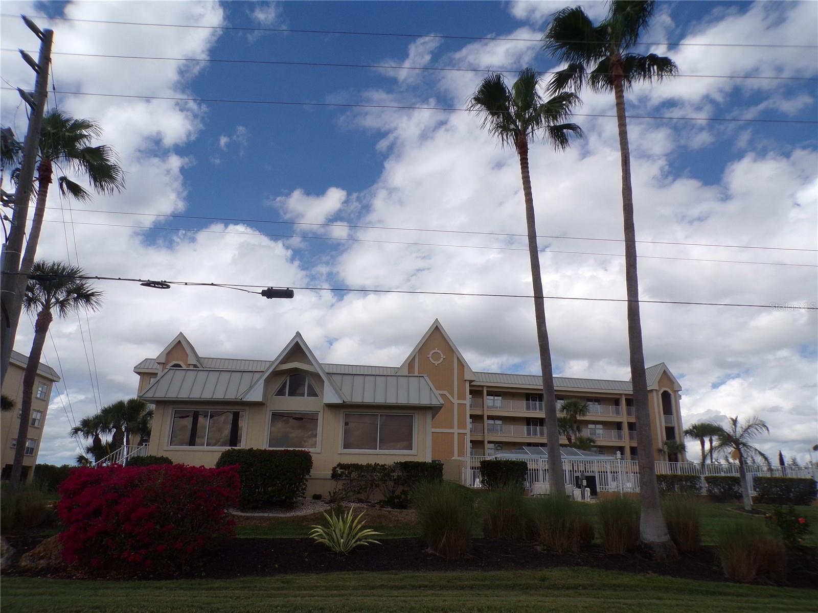 Image 32 of 75 For 101 Marion Court 114