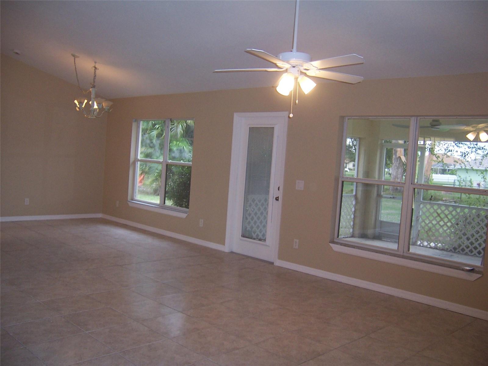 Image 7 of 23 For 2317 Nuremberg Boulevard