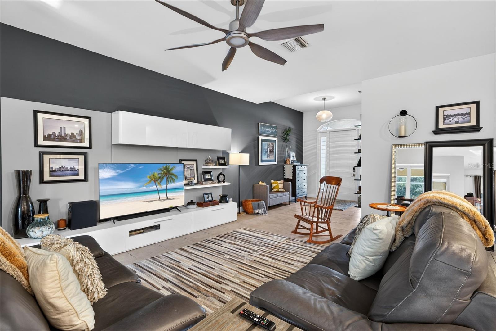 Listing photo id 0 for 12251 Mcgregor Boulevard