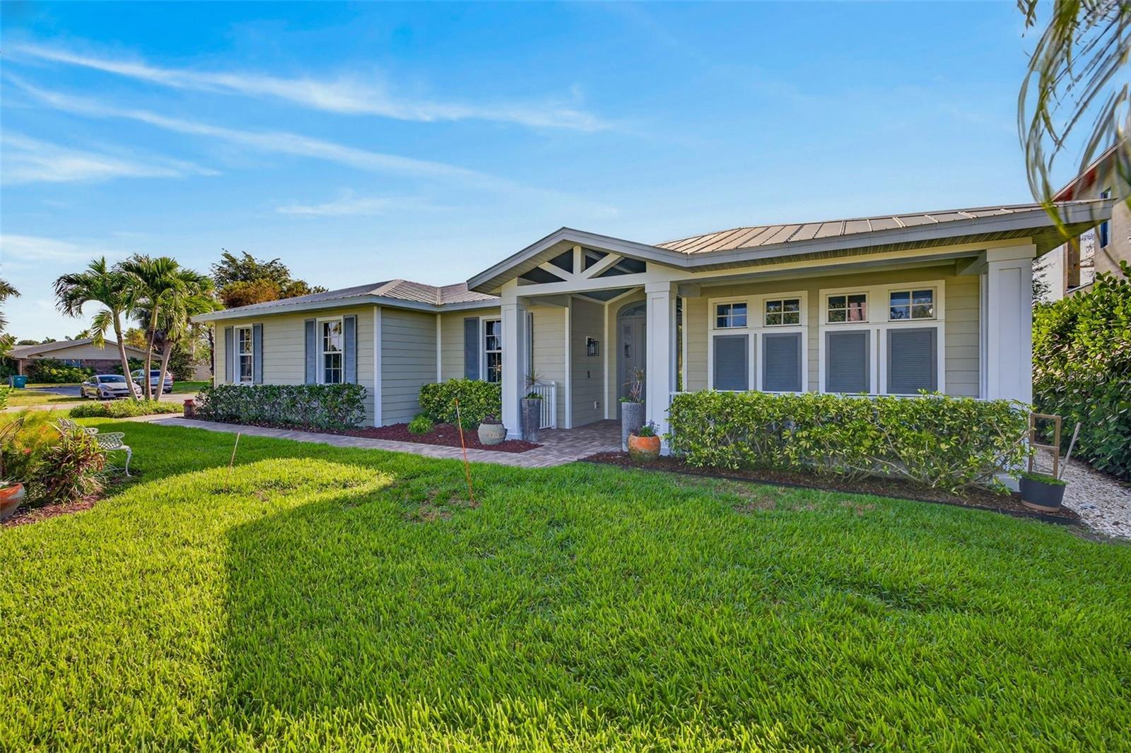 Listing photo id 3 for 12251 Mcgregor Boulevard