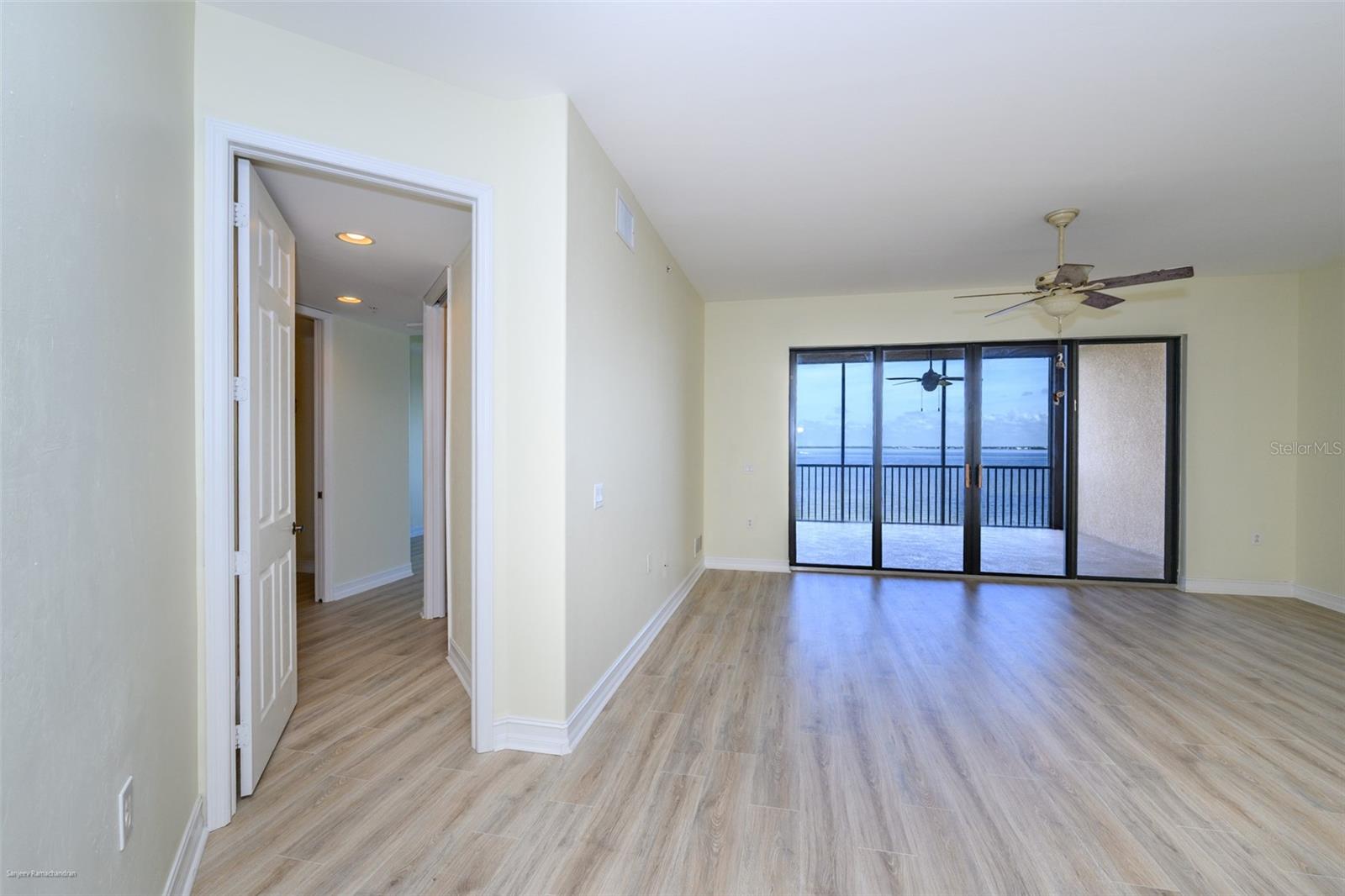 Image 21 of 56 For 89 Vivante Boulevard 402