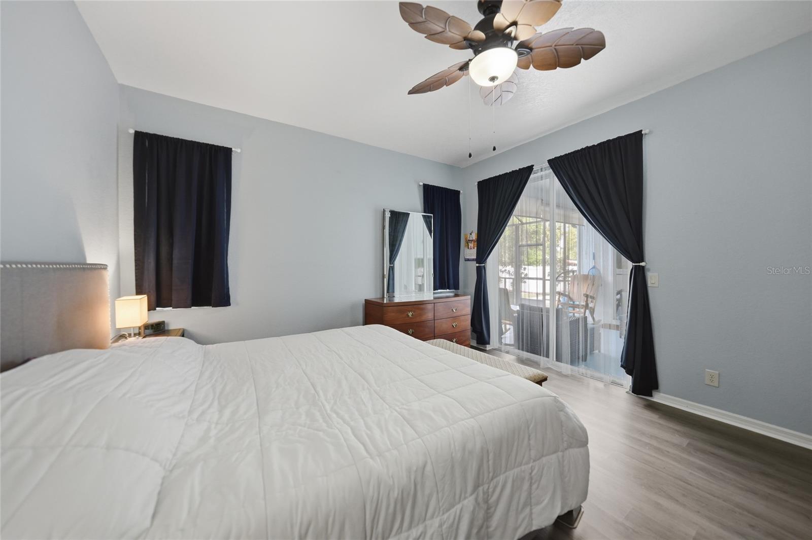 Listing photo id 8 for 1691 Chamberlain Boulevard