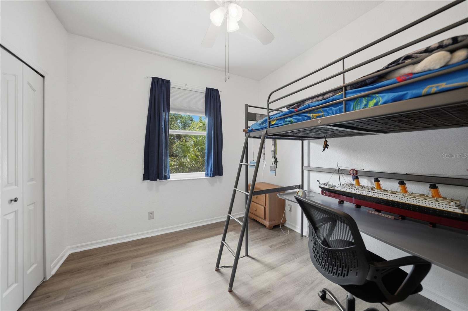 Listing photo id 12 for 1691 Chamberlain Boulevard