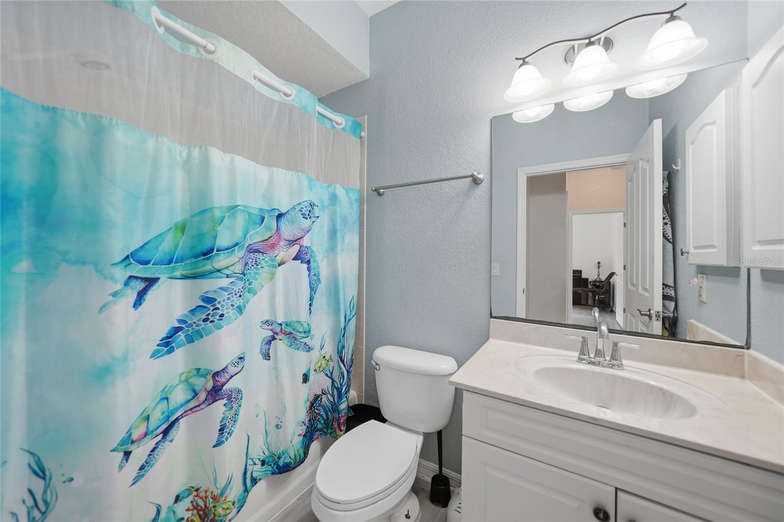 Listing photo id 14 for 1691 Chamberlain Boulevard