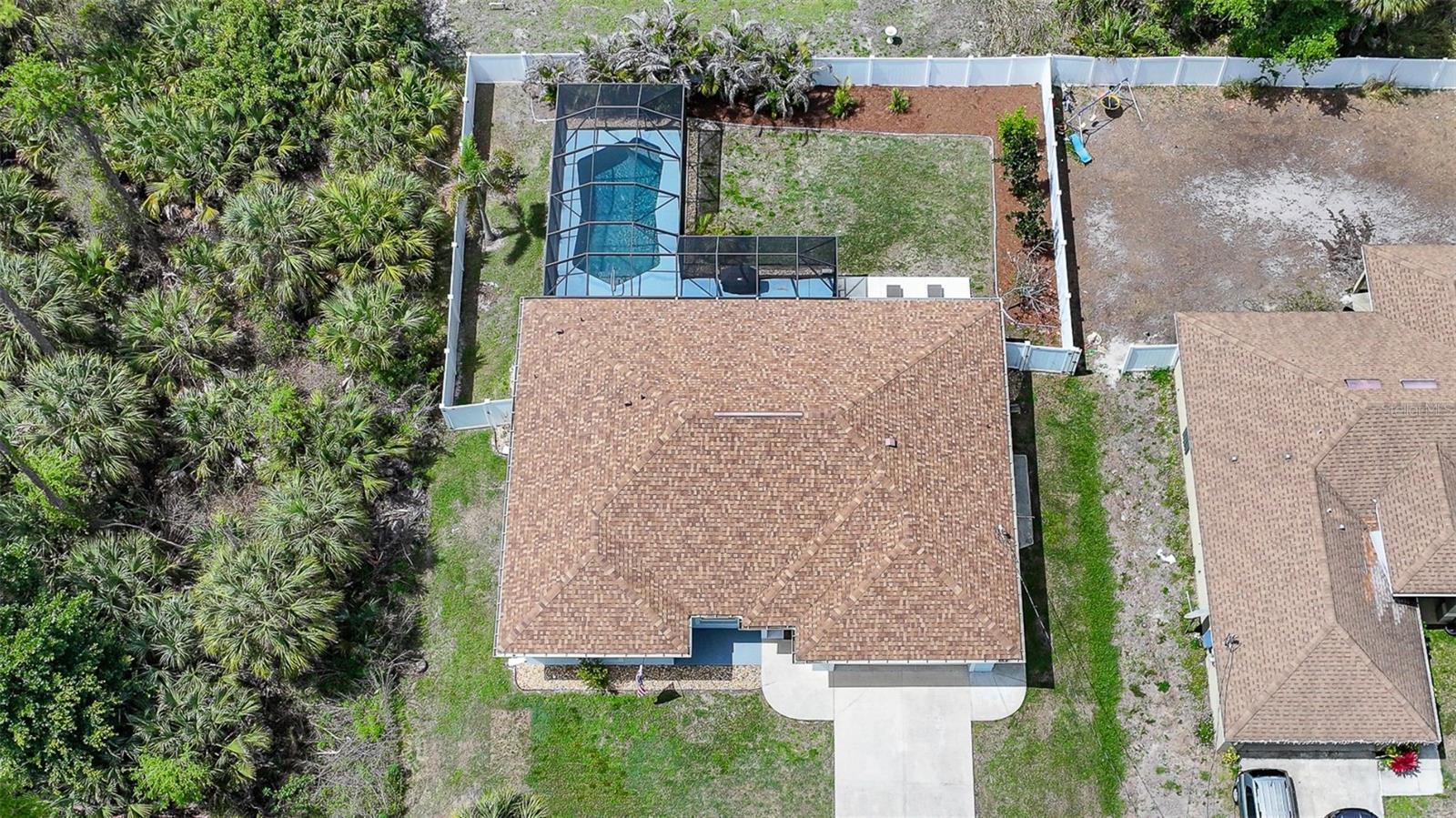 Listing photo id 23 for 1691 Chamberlain Boulevard