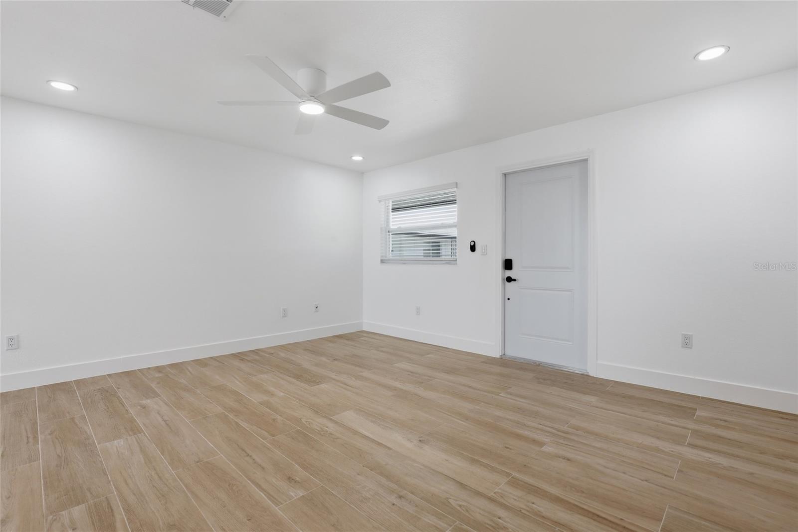 Image 3 of 18 For 4460 Oakley Street