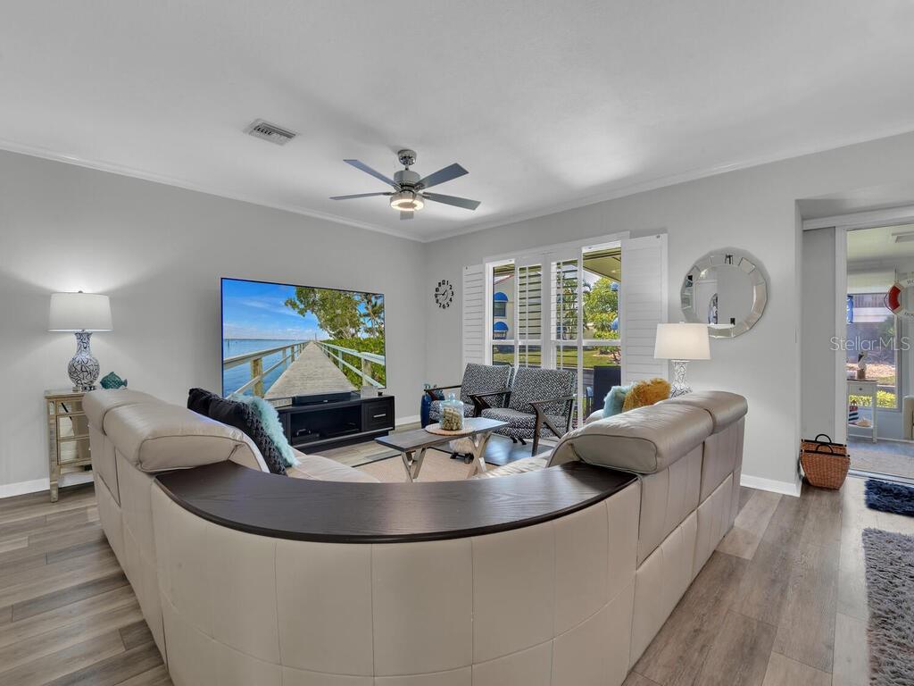 Image 16 of 42 For 4263 Island Circle D