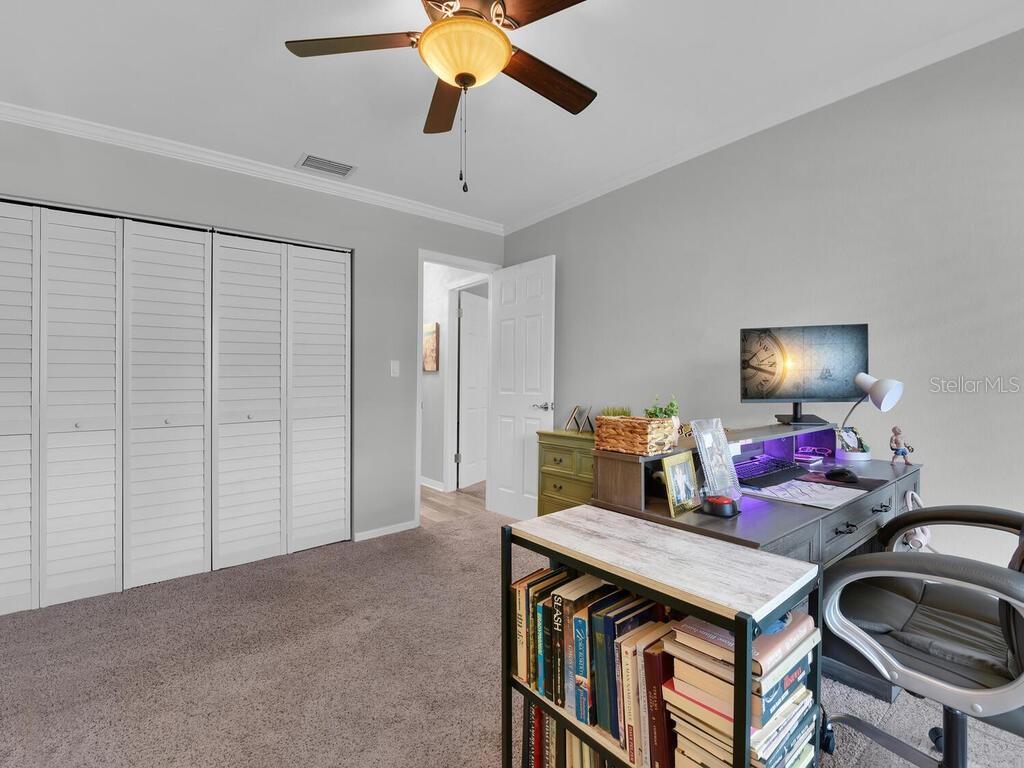 Image 28 of 42 For 4263 Island Circle D