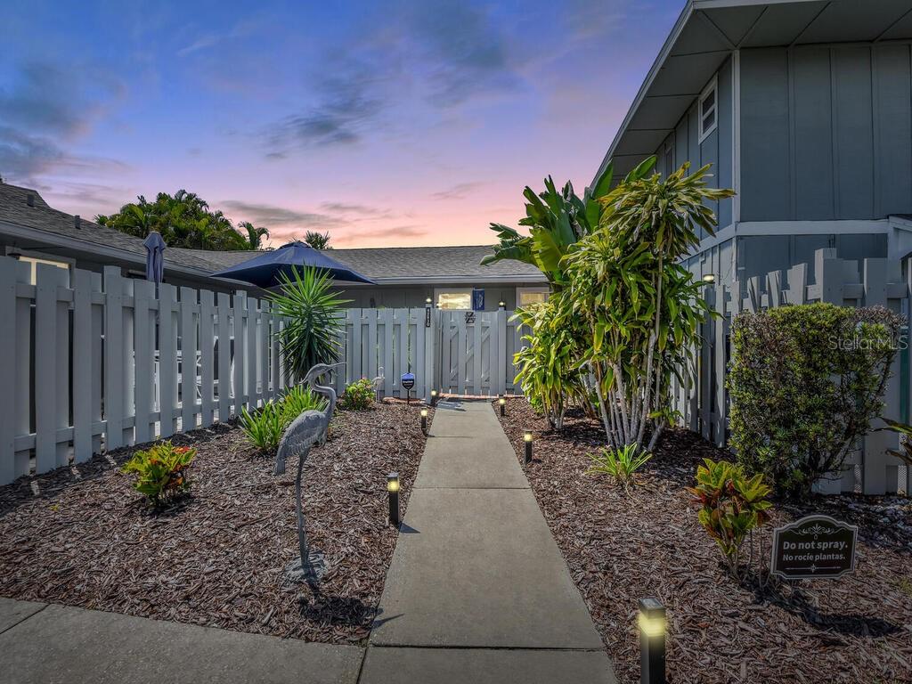 Image 3 of 42 For 4263 Island Circle D