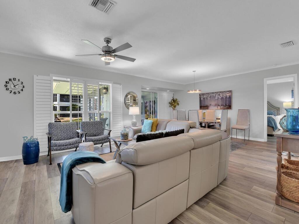 Image 6 of 42 For 4263 Island Circle D