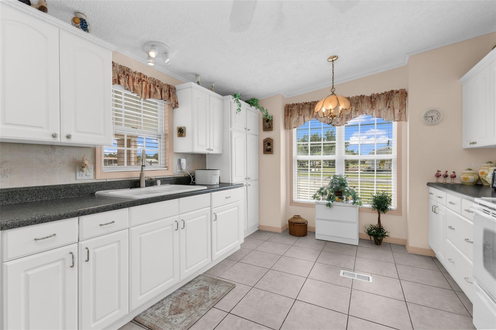 Image 6 of 36 For 29180 Crawford Avenue