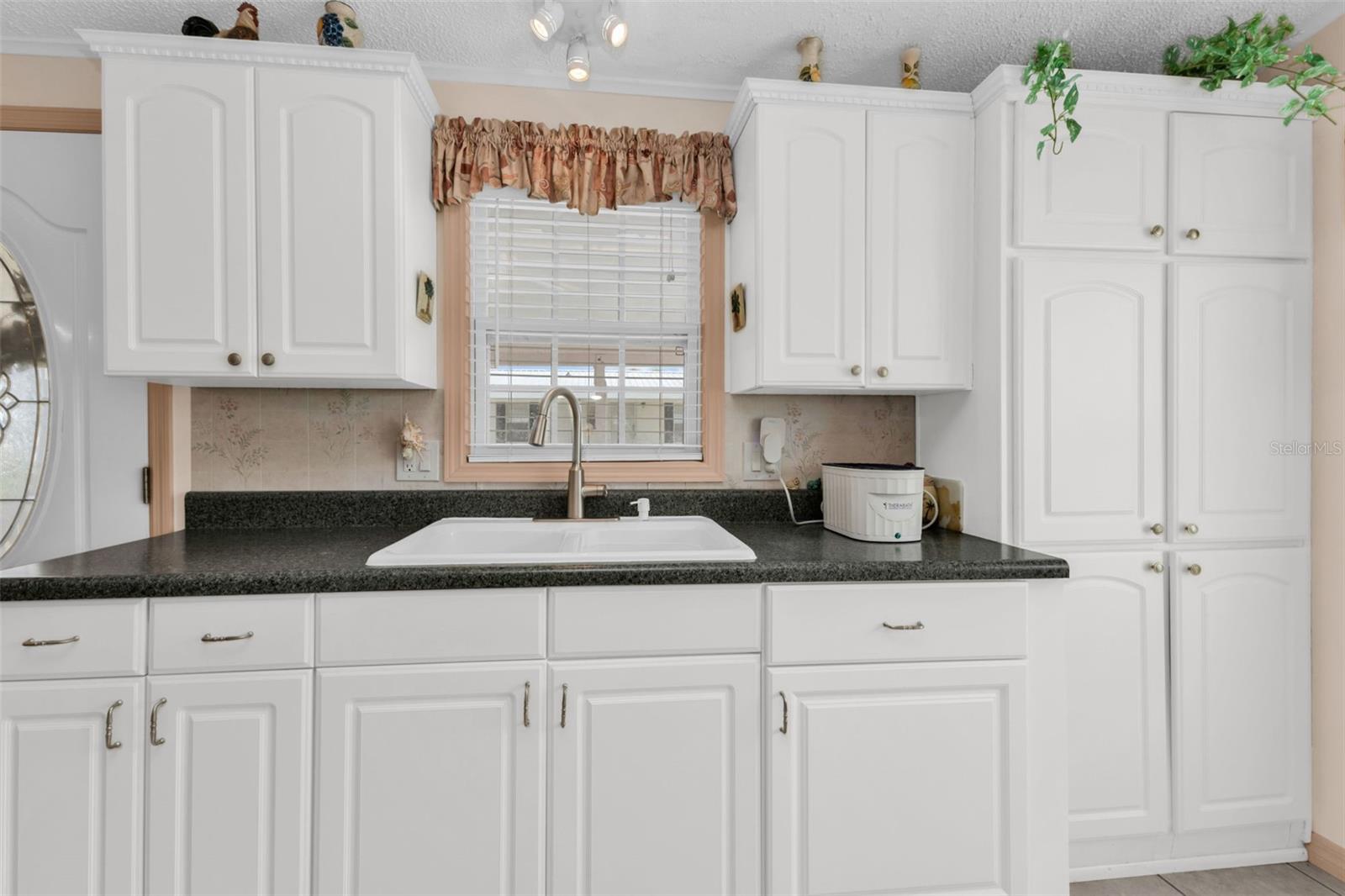 Image 7 of 36 For 29180 Crawford Avenue