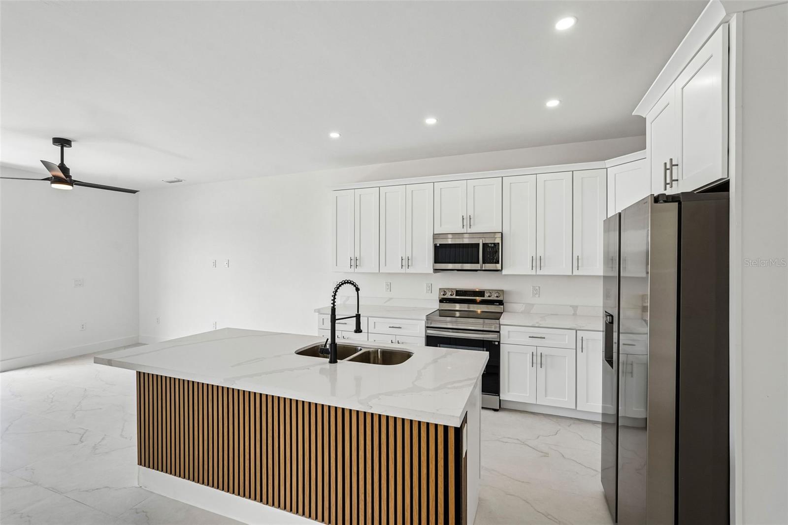 Image 16 of 66 For 2406 Hightower Avenue S