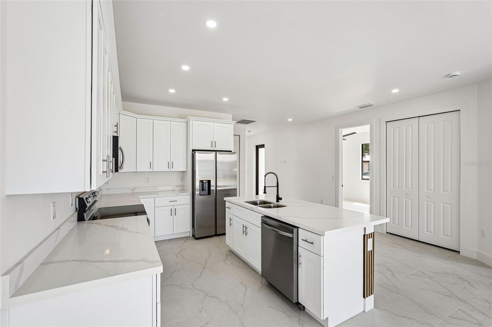Image 18 of 66 For 2406 Hightower Avenue S