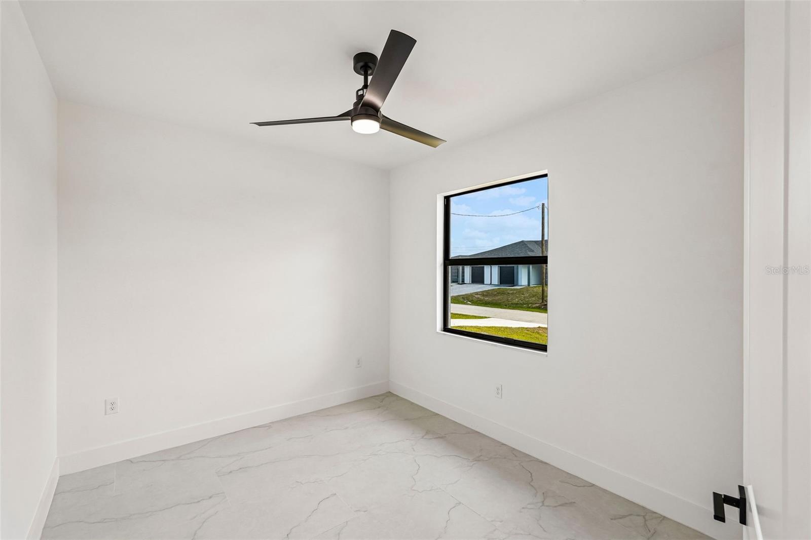 Image 21 of 66 For 2406 Hightower Avenue S