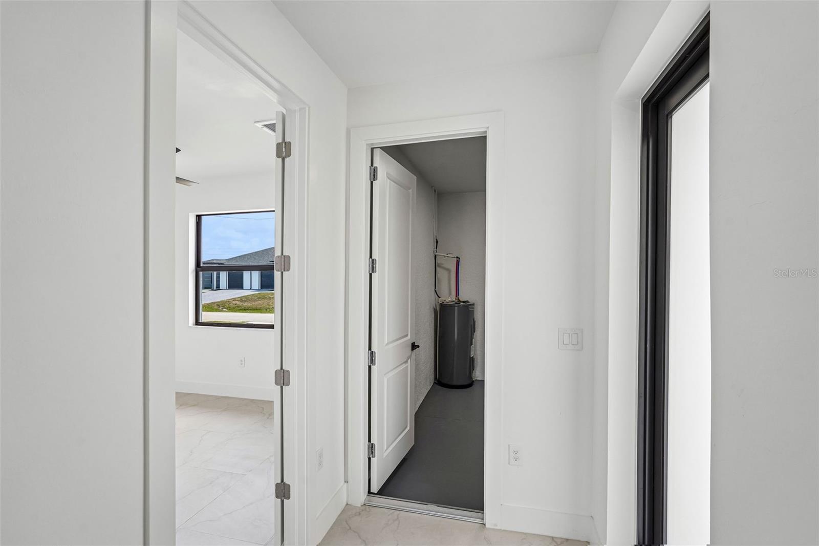 Image 4 of 66 For 2406 Hightower Avenue S
