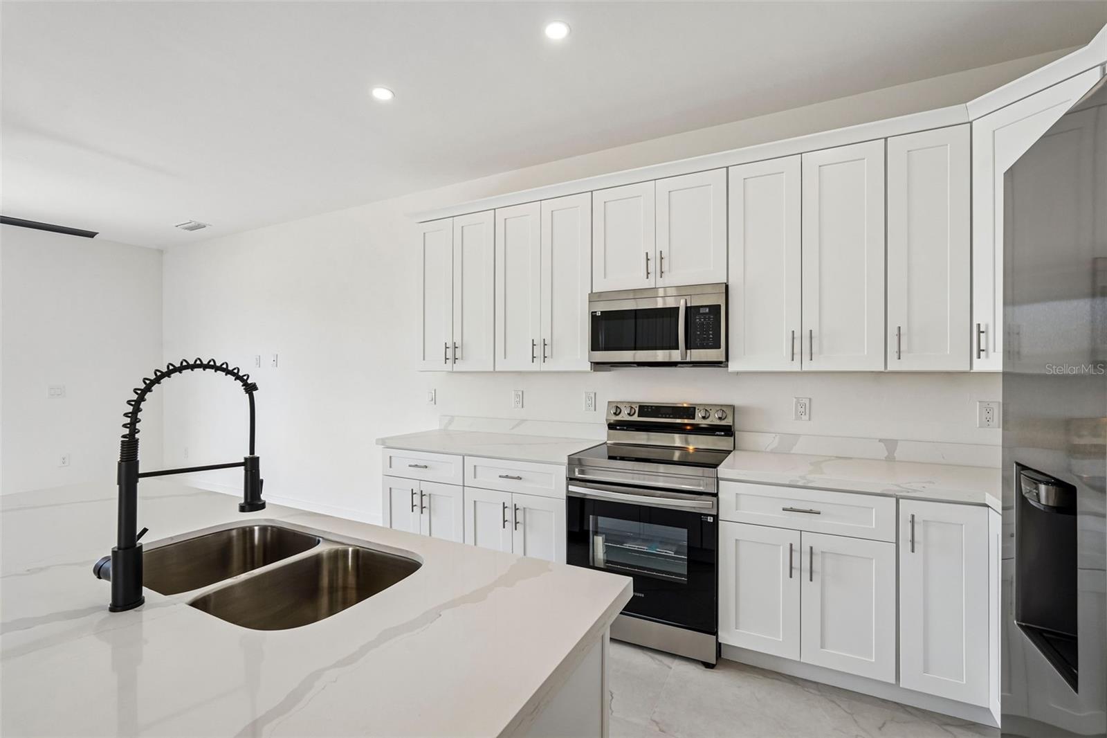 Image 7 of 66 For 2406 Hightower Avenue S