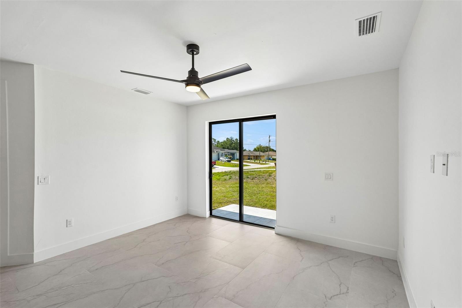 Image 9 of 66 For 2406 Hightower Avenue S