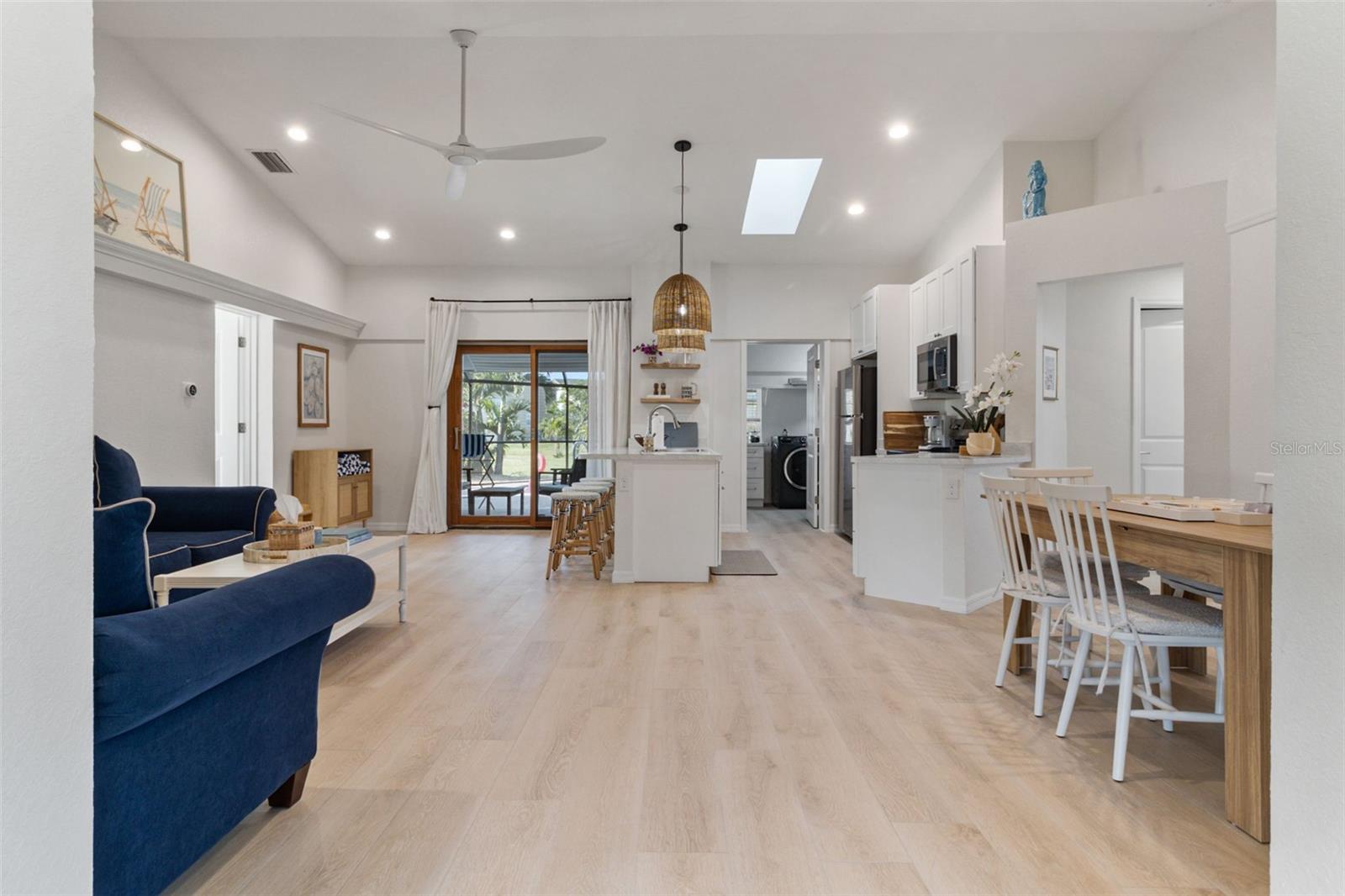 Image 15 of 56 For 2901 Palm Drive