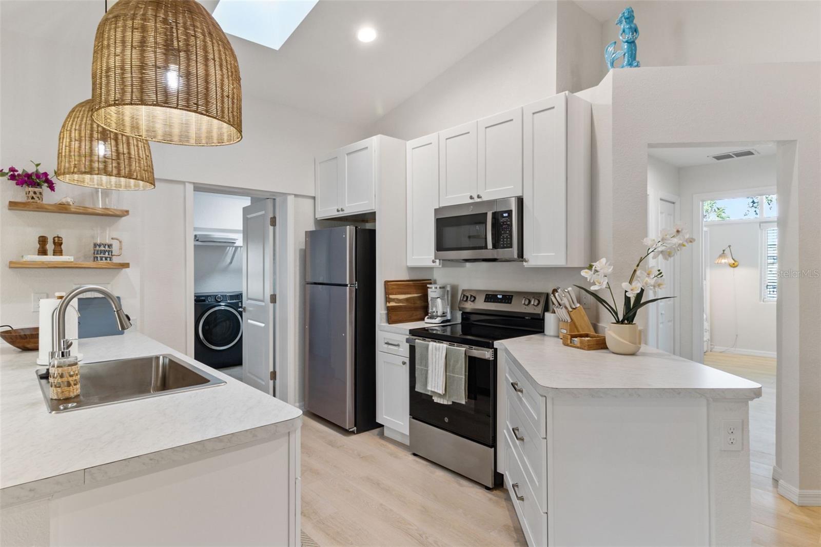 Image 18 of 56 For 2901 Palm Drive