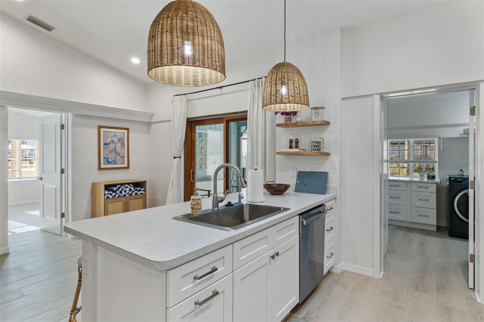 Image 19 of 56 For 2901 Palm Drive