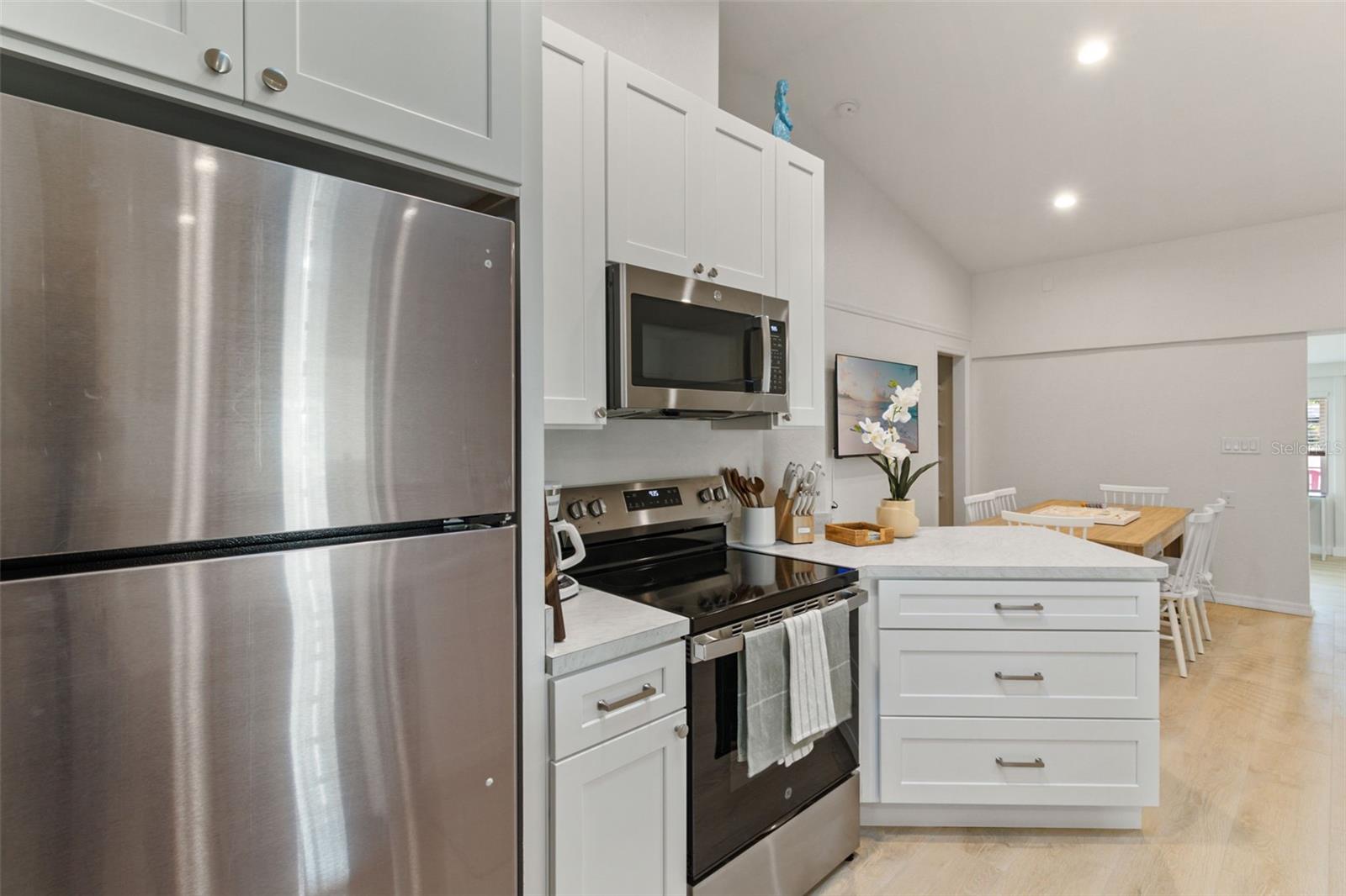 Image 20 of 56 For 2901 Palm Drive