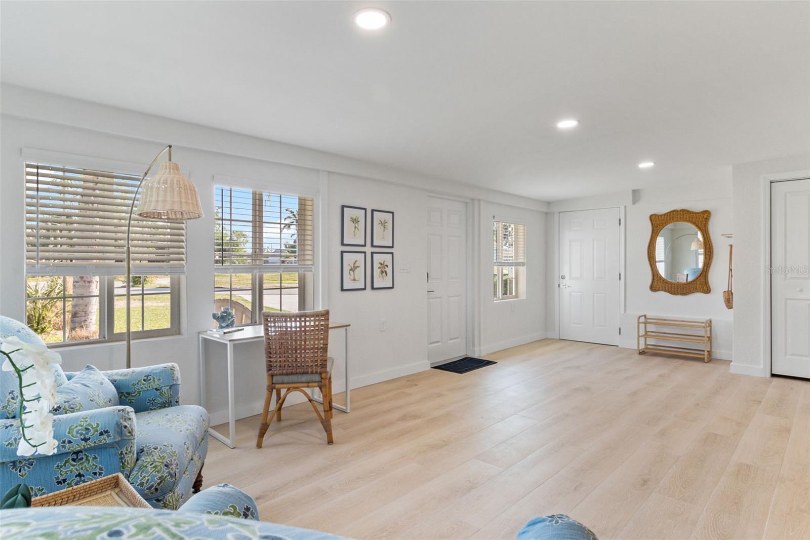 Image 27 of 56 For 2901 Palm Drive