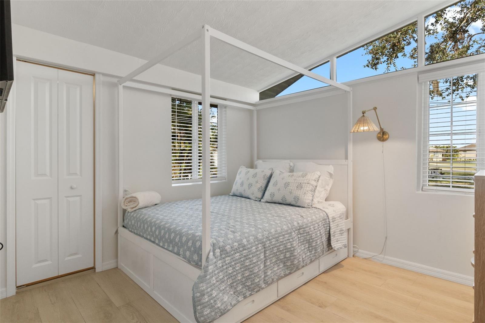 Image 40 of 56 For 2901 Palm Drive