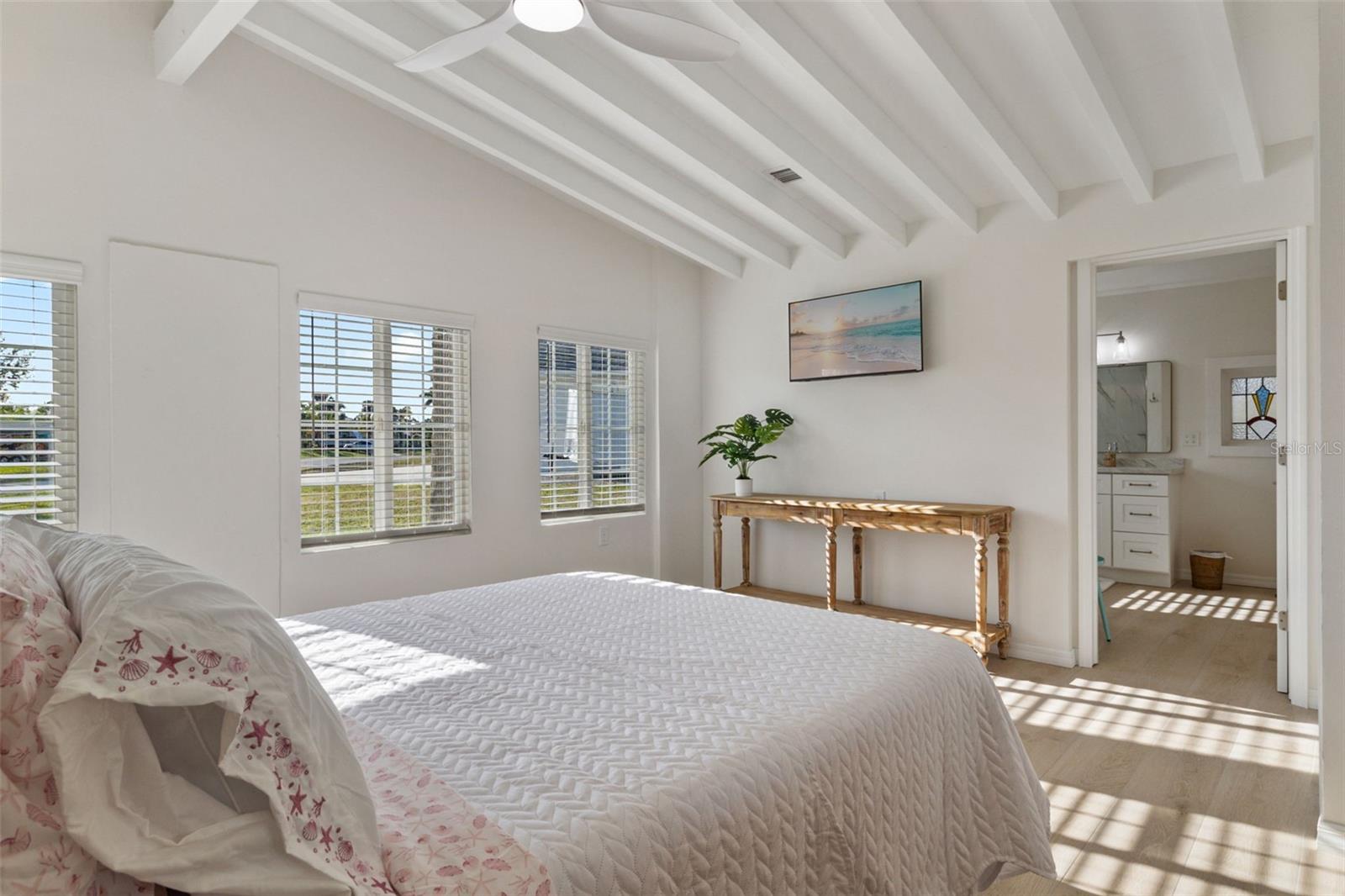 Image 9 of 56 For 2901 Palm Drive