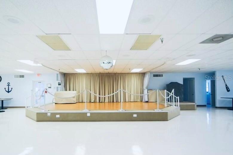 Image 42 of 54 For 553 Fleetwood Street