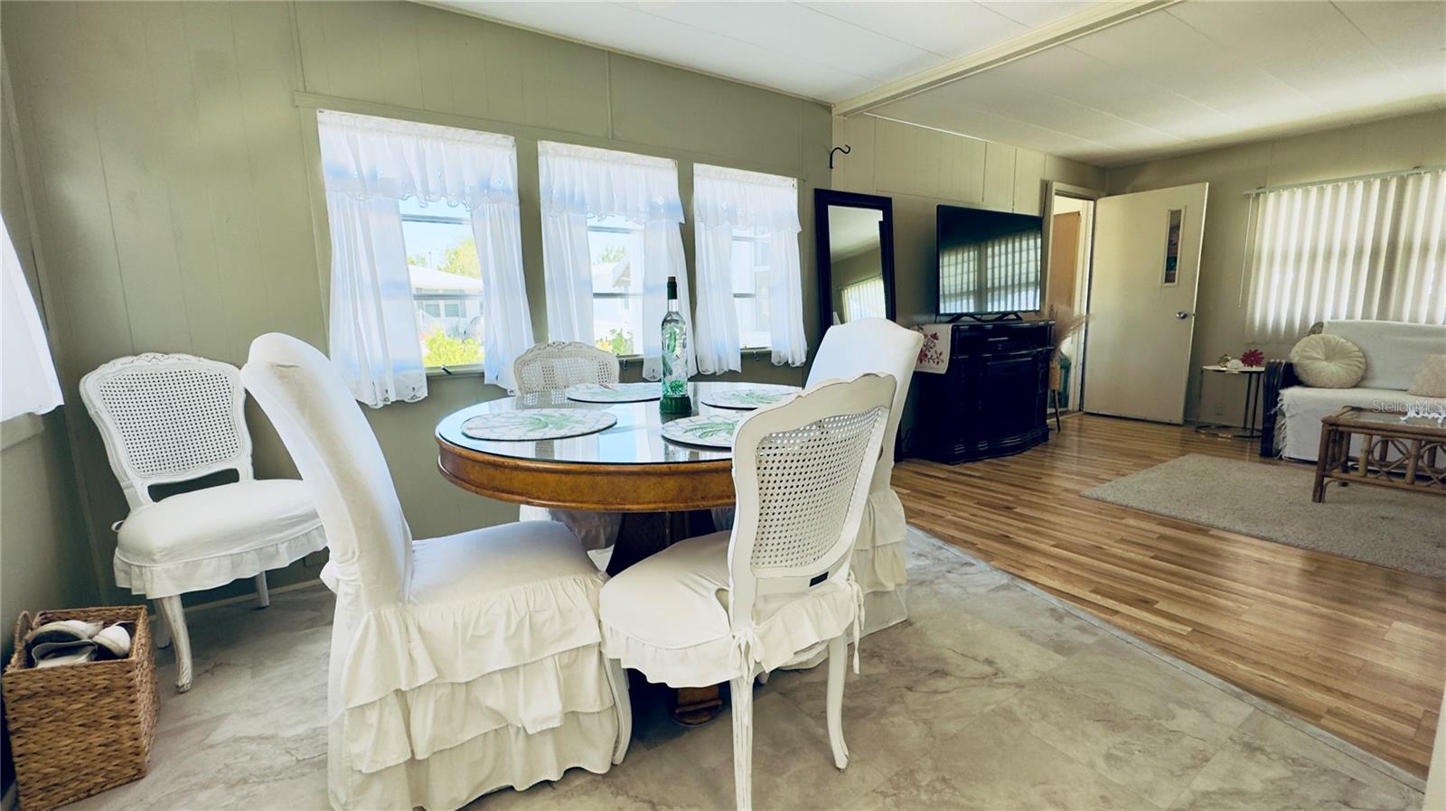 Image 8 of 54 For 553 Fleetwood Street