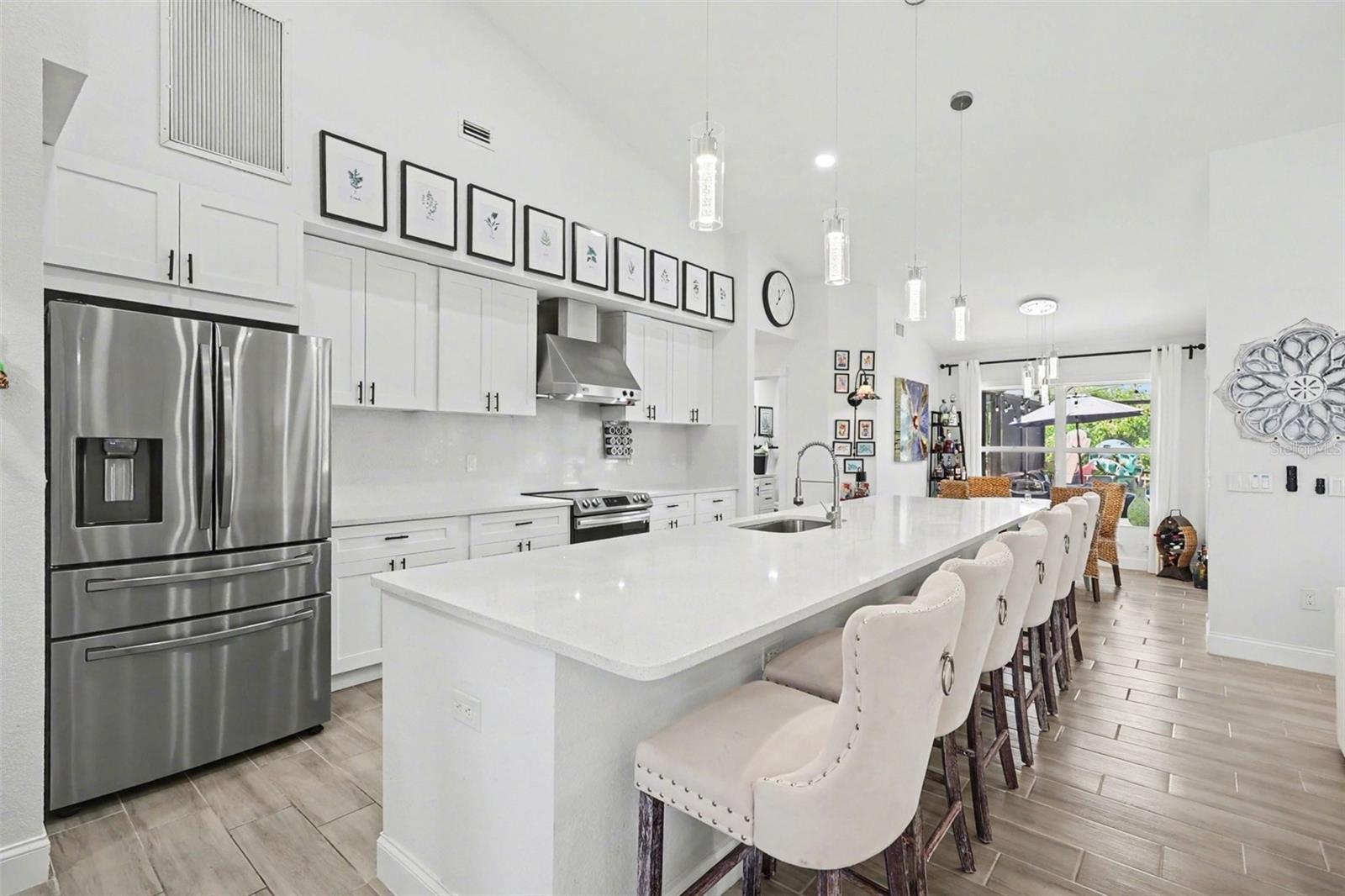 Image 12 of 39 For 301 Gold Tree