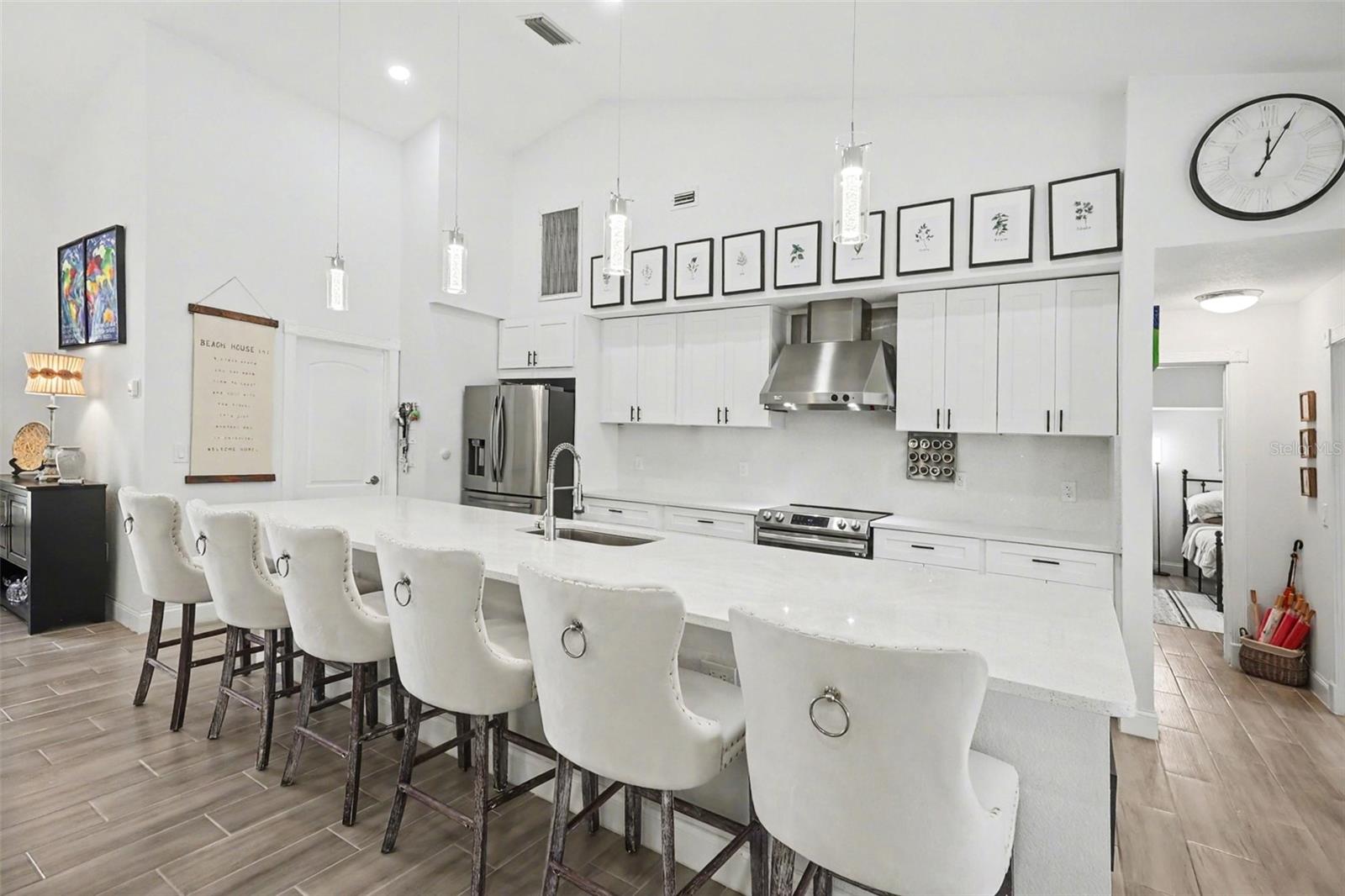 Image 13 of 39 For 301 Gold Tree