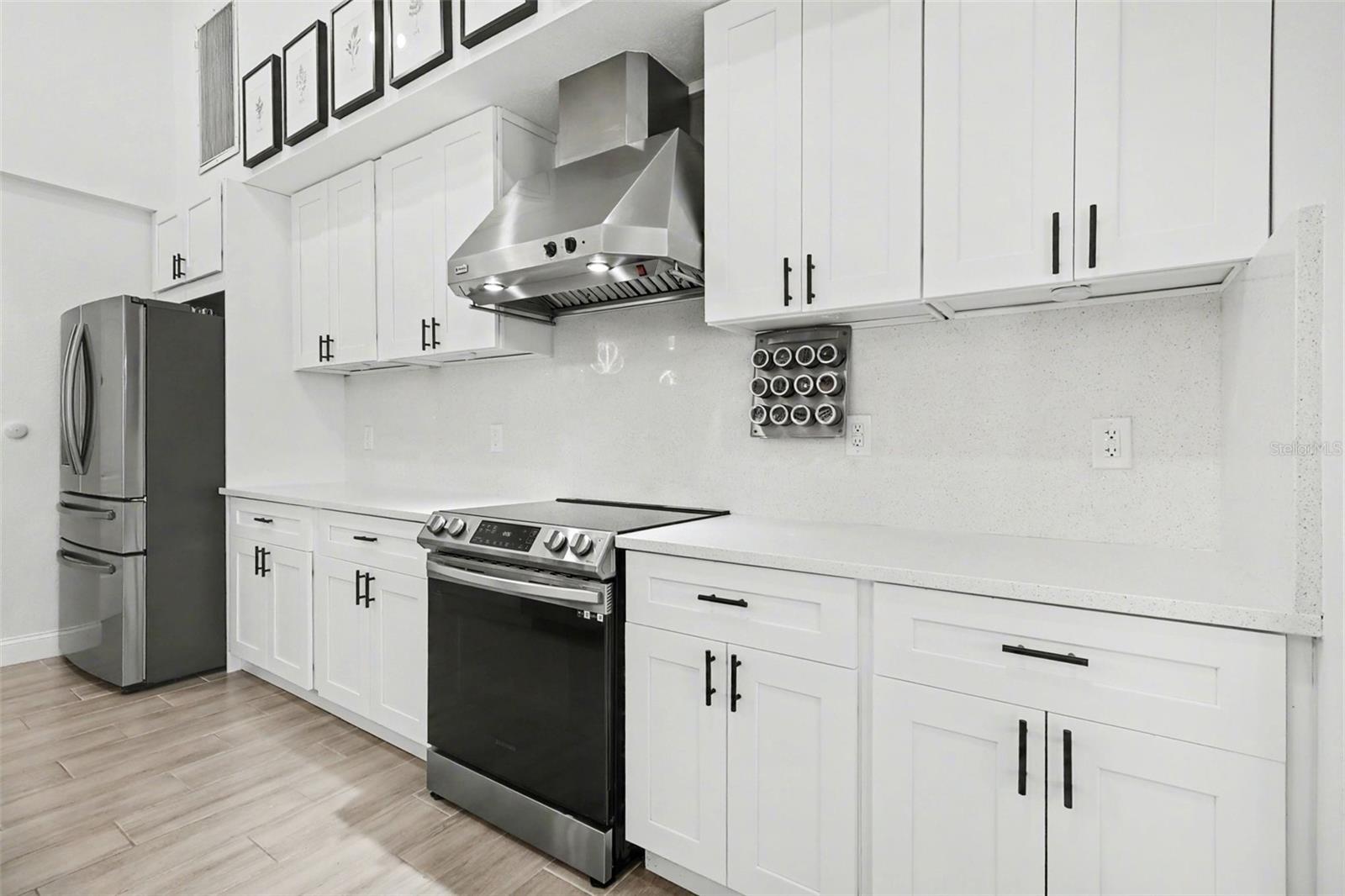 Image 14 of 39 For 301 Gold Tree