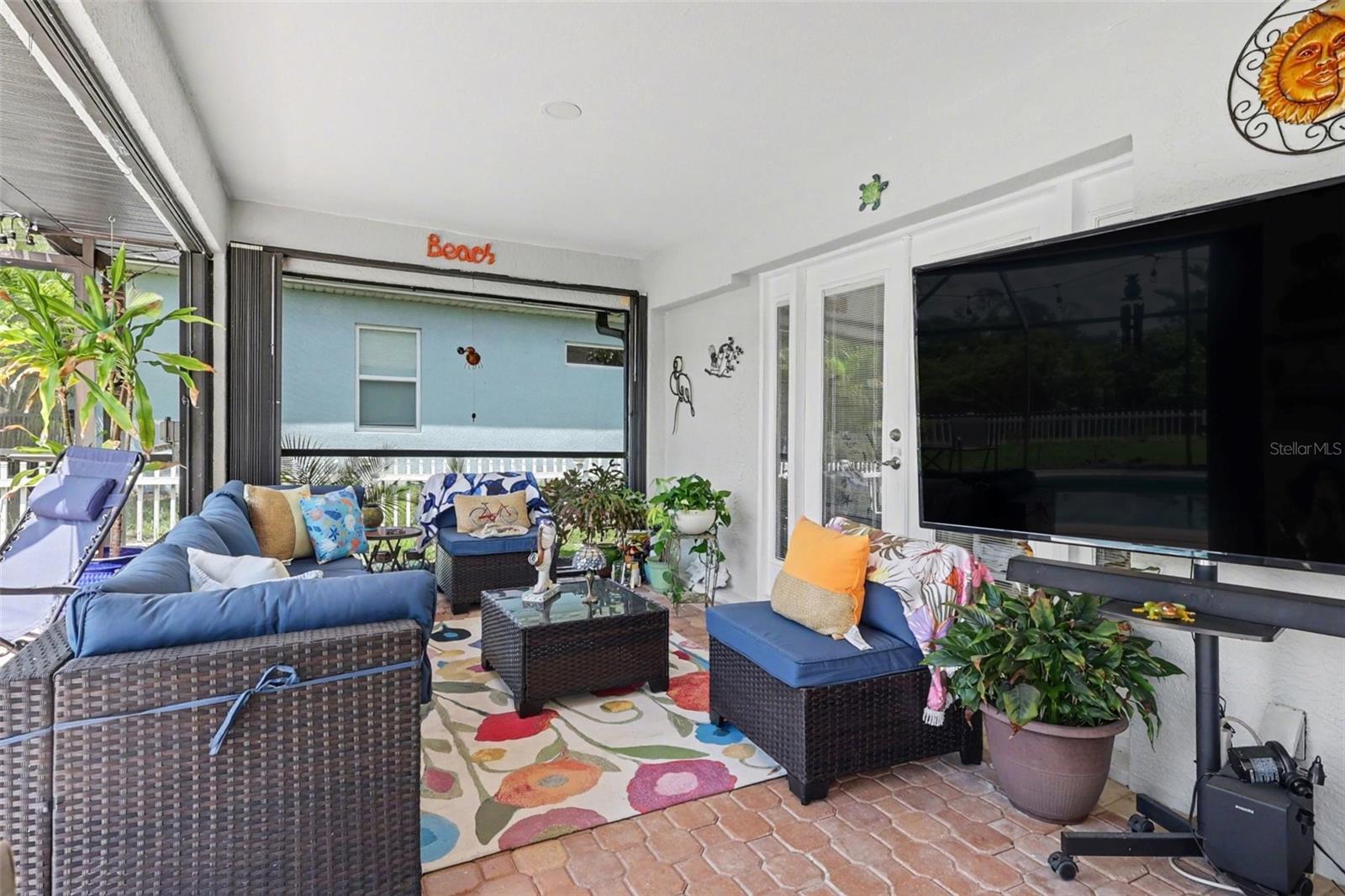 Image 27 of 39 For 301 Gold Tree